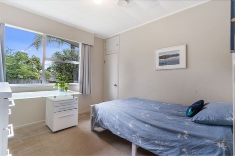 Photo of property in 6 Mowbray Place, Sunnynook, Auckland, 0620