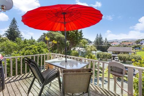 Photo of property in 44 View Road, Titahi Bay, Porirua, 5022