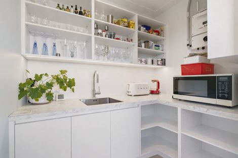 Photo of property in 2 Scenic Heights, Acacia Bay, Taupo, 3330