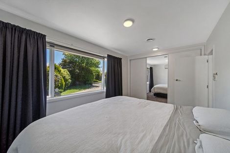 Photo of property in 21 Kent Lodge Avenue, Avonhead, Christchurch, 8042