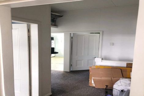 Photo of property in 16 Glendavar Street, Berhampore, Wellington, 6023