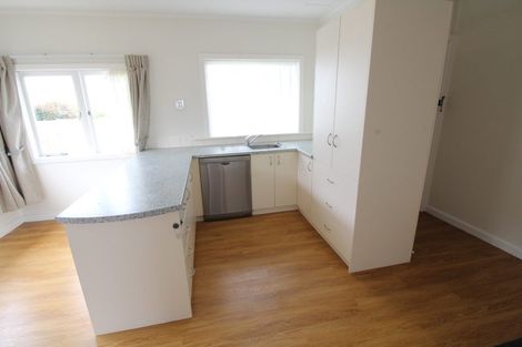 Photo of property in 519a East Coast Road, Murrays Bay, Auckland, 0630