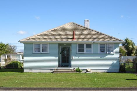 Photo of property in 16 Bell Street, Marton, 4710