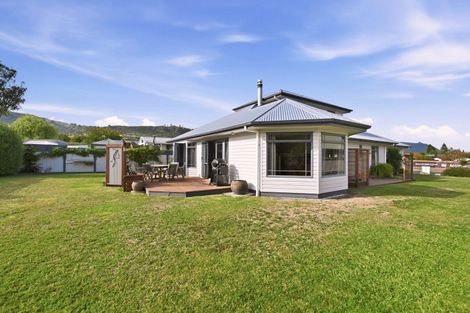 Photo of property in 137 Kenrigg Road West, Kinloch, Taupo, 3377