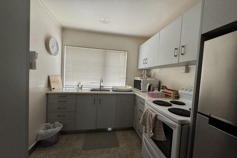 Photo of property in 2/66 Queens Grove, Hutt Central, Lower Hutt, 5010