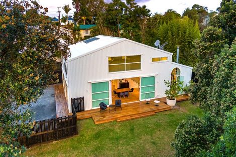 Photo of property in 16a Renata Crescent, Te Atatu Peninsula, Auckland, 0610