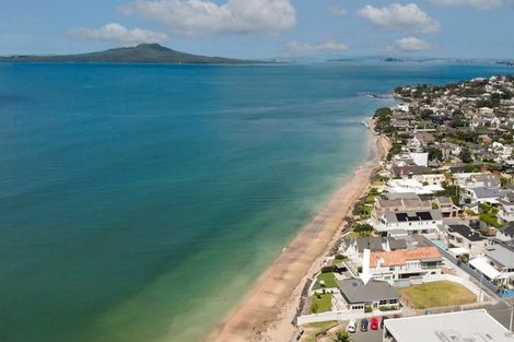 Photo of property in 65 Milford Road, Milford, Auckland, 0620