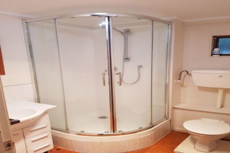 Photo of property in 13 Malters Place, Browns Bay, Auckland, 0630