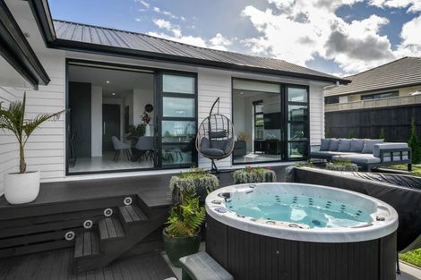 Photo of property in 25 Kapua Crescent, Rototuna North, Hamilton, 3210