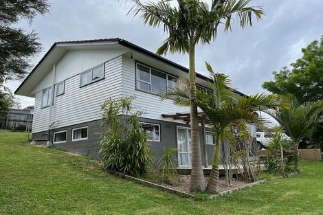 Photo of property in 32 Roick Parade, Glen Eden, Auckland, 0602