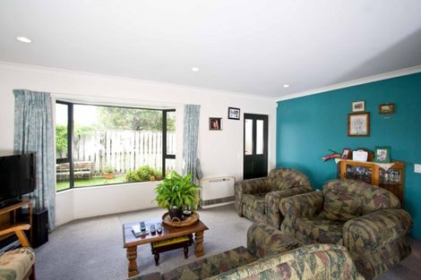 Photo of property in 35a Awamutu Grove, Waiwhetu, Lower Hutt, 5010