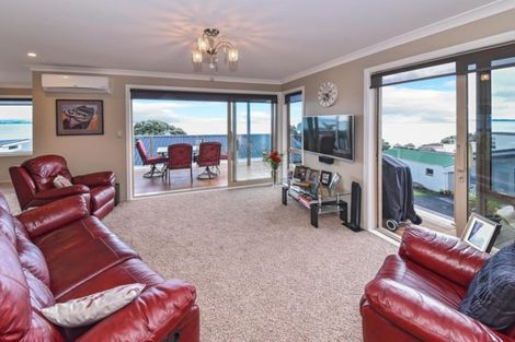Photo of property in 49a Torkar Road, Clarks Beach, 2122
