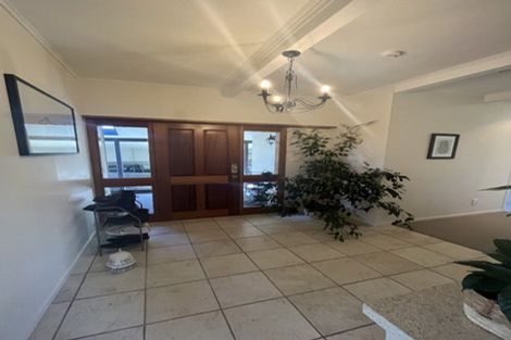 Photo of property in 32 Saint Hill Lane, Havelock North, 4130