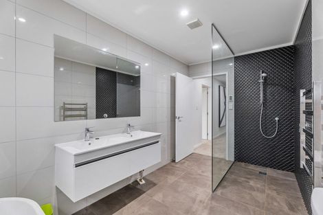 Photo of property in 187a Wallace Road, Mangere Bridge, Auckland, 2022