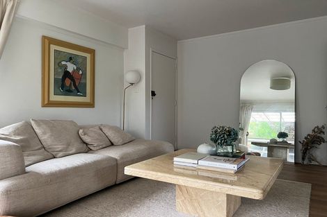 Photo of property in 2/41 James Evans Drive, Northcote, Auckland, 0627