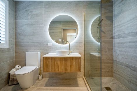 Photo of property in 2/236 Beach Road, Campbells Bay, Auckland, 0630