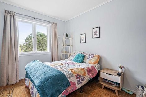 Photo of property in 143 Browns Bay Road, Browns Bay, Auckland, 0630