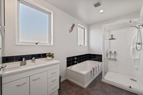 Photo of property in 22 Lakings Road, Springlands, Blenheim, 7201