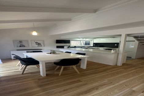 Photo of property in 4 Hiwihau Place, Glenfield, Auckland, 0629