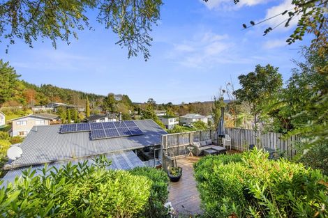 Photo of property in 27 Edelweiss Grove, Timberlea, Upper Hutt, 5018