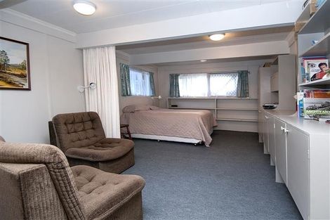 Photo of property in 53 Thatcher Street, Mission Bay, Auckland, 1071