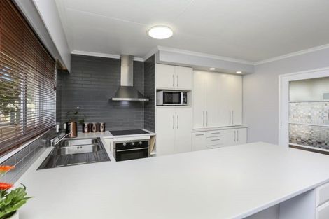 Photo of property in 5 Kauri Street, Inglewood, 4330