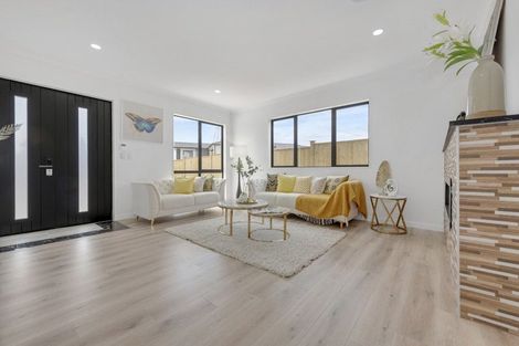 Photo of property in 2a Ballyalton Crescent, Flat Bush, Auckland, 2019