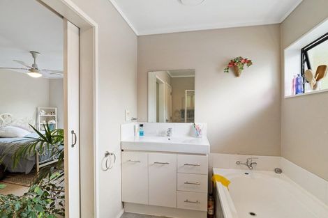 Photo of property in 2/49 Carlisle Road, Torbay, Auckland, 0630