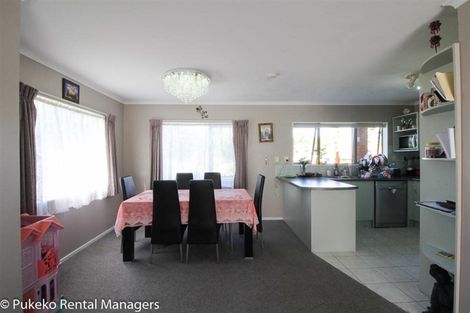 Photo of property in 2 Eloise Place, Clendon Park, Auckland, 2103