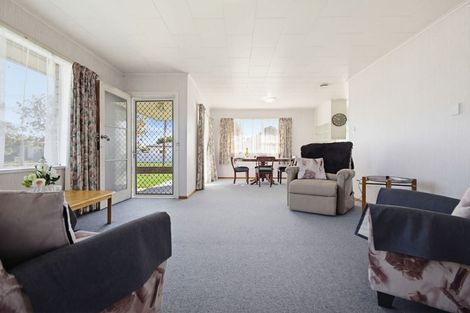Photo of property in 22 Howden Road, Fairfield, Hamilton, 3214