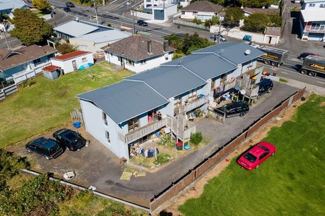 Photo of property in 38 Breakwater Road, Moturoa, New Plymouth, 4310