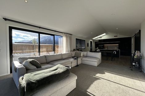 Photo of property in 34 Spur Ridge Rise, Jacks Point, 9371