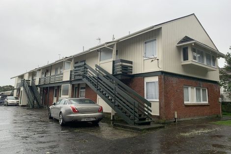 Photo of property in 2/12 Trevethick Grove, Woburn, Lower Hutt, 5010