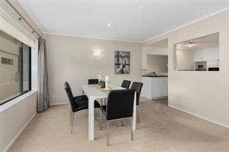 Photo of property in 2/14 Duncan Street, Tawa, Wellington, 5028