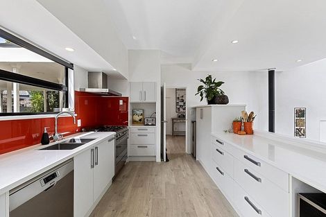 Photo of property in 31 Waipuia Place, Greenhithe, Auckland, 0632