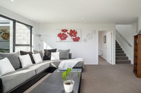 Photo of property in 27 Amelia Crescent, Waikawa, Picton, 7220