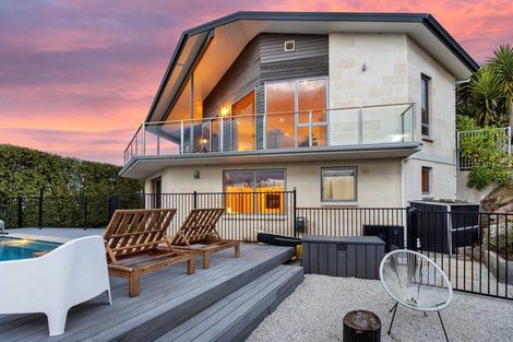 Photo of property in 19 Luxton Place, Mount Pleasant, Christchurch, 8081