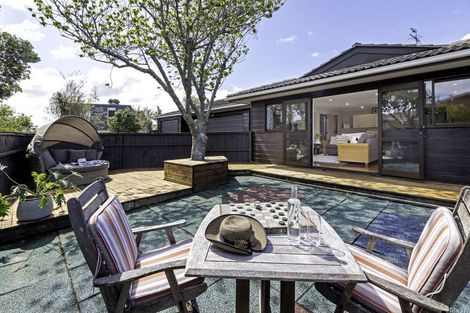 Photo of property in 4 Sarah Place, Farm Cove, Auckland, 2012