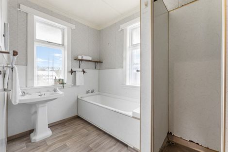 Photo of property in 12 Cambridge Street, Gonville, Whanganui, 4501