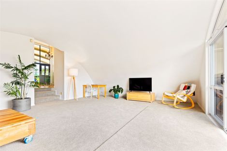 Photo of property in 48 Renata Crescent, Te Atatu Peninsula, Auckland, 0610