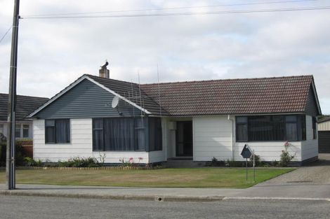 Photo of property in 1 Holmes Street, Waimate, 7924