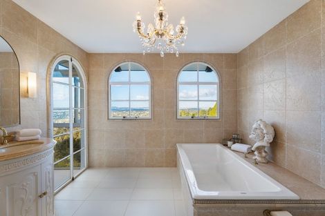 Photo of property in 35 Tawini Road, Titirangi, Auckland, 0604