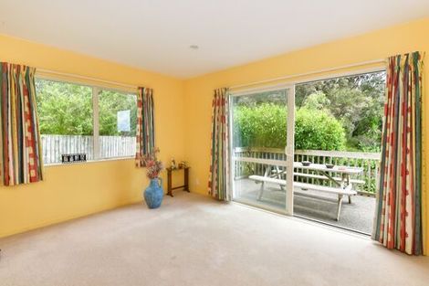 Photo of property in 35a Elliston Crescent, Stanmore Bay, Whangaparaoa, 0932