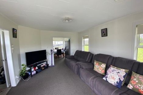 Photo of property in 32 Kenmore Street, Newlands, Wellington, 6037