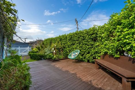 Photo of property in 1/21 Stanley Avenue, Milford, Auckland, 0620