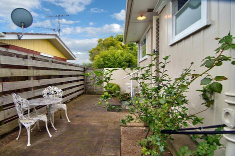 Photo of property in 1/11 Oakland Avenue, Papatoetoe, Auckland, 2025