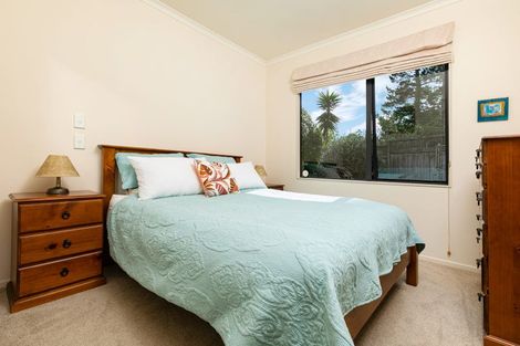 Photo of property in 9 Maryann Place, Greenhithe, Auckland, 0632
