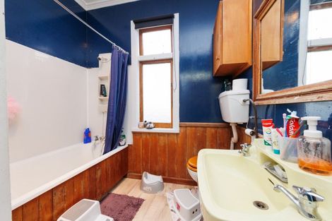 Photo of property in 214 Park Road, Hokowhitu, Palmerston North, 4410