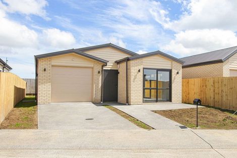 Photo of property in 9 Poutawa Lane, Clarks Beach, 2122