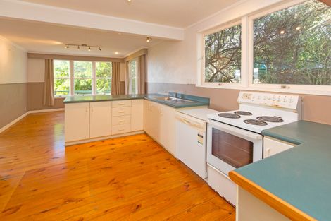 Photo of property in 7 Holiday Road, Stanmore Bay, Whangaparaoa, 0932